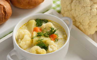 Zupa kalafiorowa – prosty i pyszny przepis na zupę!
